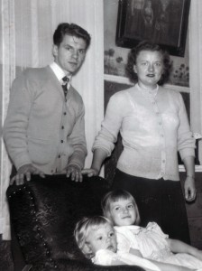 Stanley_2C_Natalie_2C_Linda_and_Susan_Brown_2C_Reading_2C_PA_2C_1953
